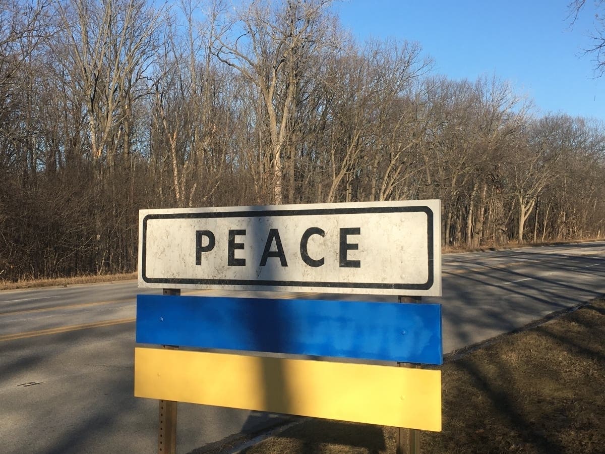 Reader Yaseen Fawzi submitted this photo taken in Northbrook of a sign supporting Ukraine. 