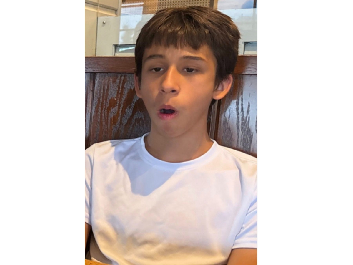 "Maximus" is described as 5-foot-8, 120 pounds, with brown hair, and brown eyes.
