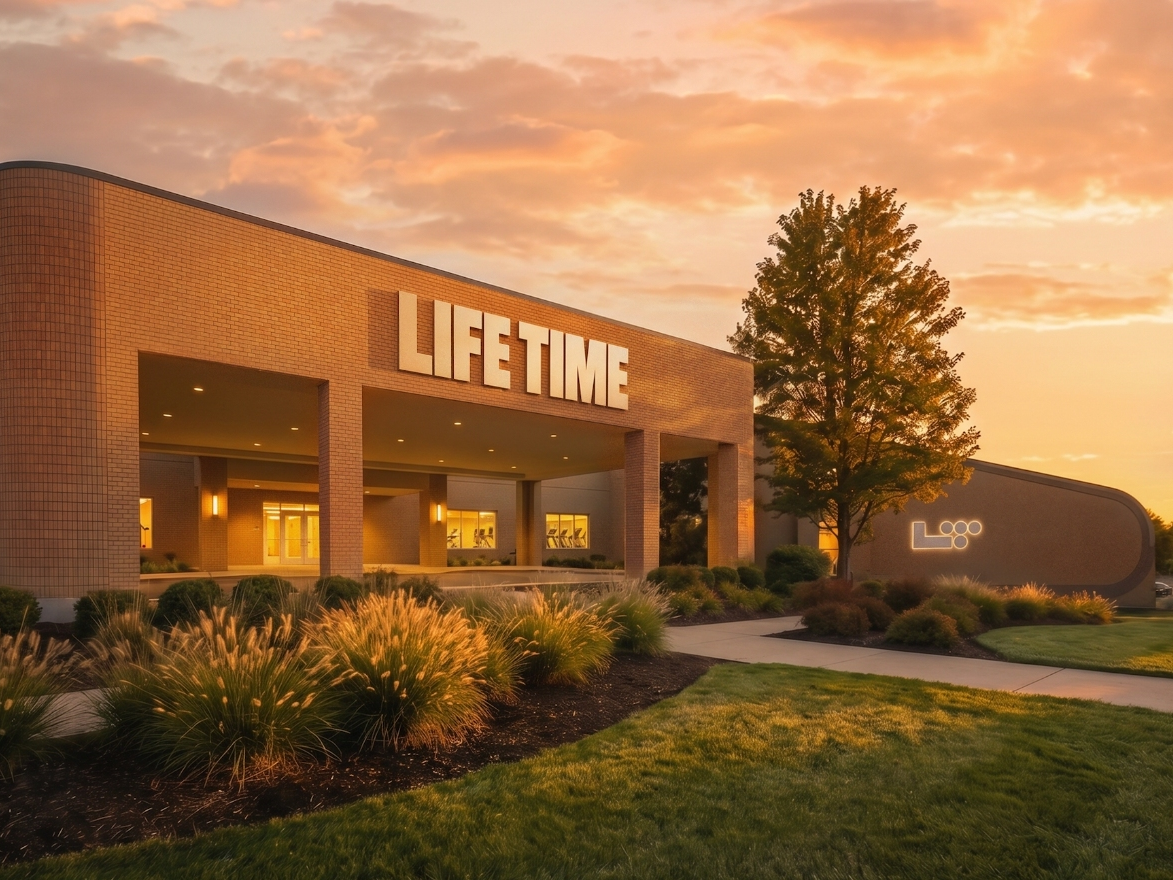 Beyond the courts, Life Time North Shore includes a large workout floor with free weights and cardio and resistance machines, along with dedicated yoga and barre studios.