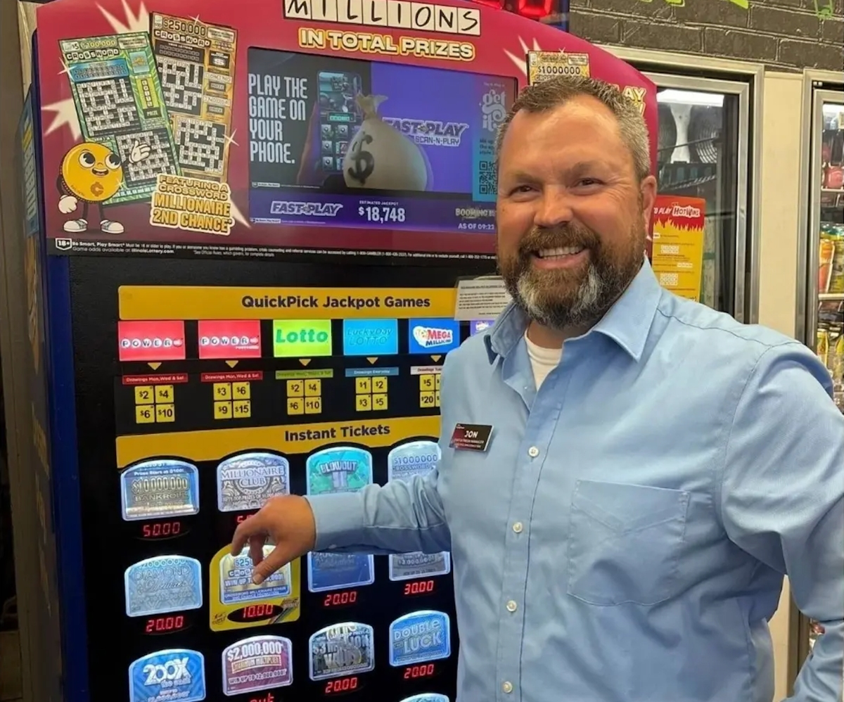 Jon Marshall, store manager at the 36th Street Hy-Vee Fast & Fresh in Quincy, didn’t win the $1.04 billion Powerball jackpot, but he’s celebrating the $500,000 bonus that his store received for selling the winning ticket.