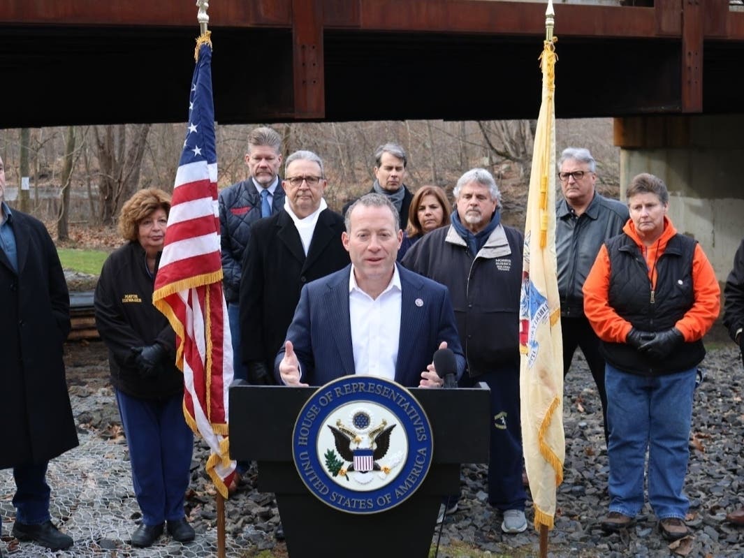 Congressman Gottheimer hosted a press conference at Patriot's Way Bridge in Oakland, New Jersey, on Dec. 21, 2021. He discussed infrastructure investment for the region.