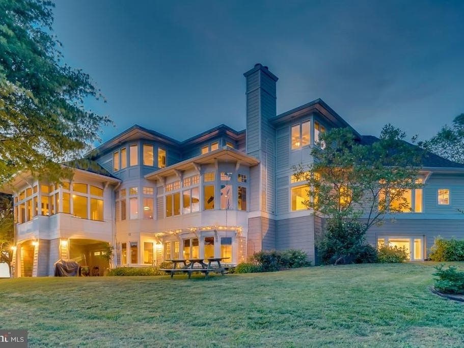 $1.7M Waterfront Mansion Touts 2 Kitchens, Pair Of Owner's Suites - Vimarsana News