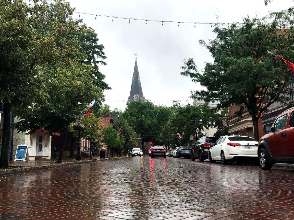 Erik Evans, executive director of the Annapolis Arts District, highlighted several business incentives from Gov. Larry Hogan and other officials.