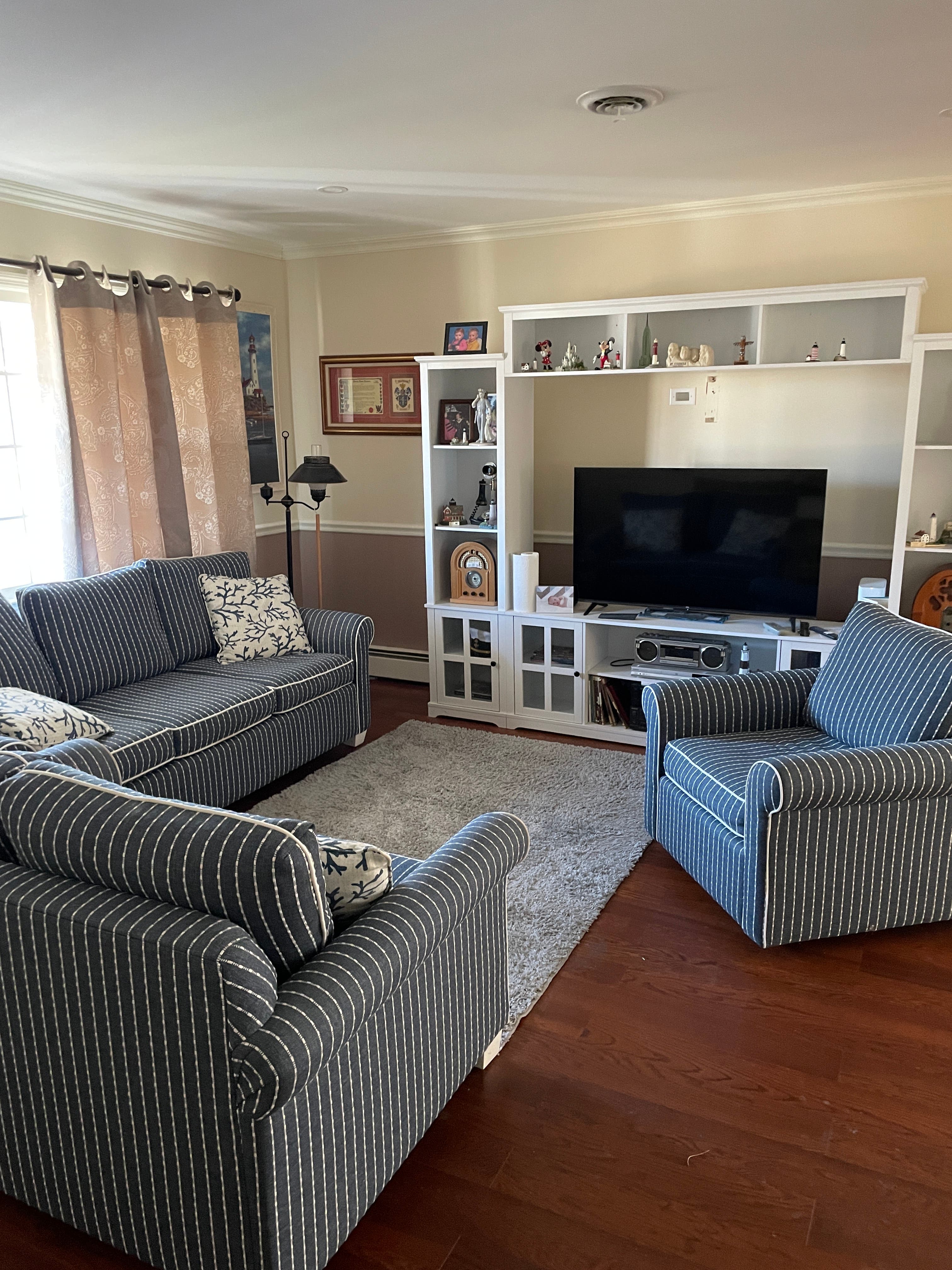 Online Estate Auction: Guitars, US Silver Proof Sets, Tools, Furn., Decor & Collectibles