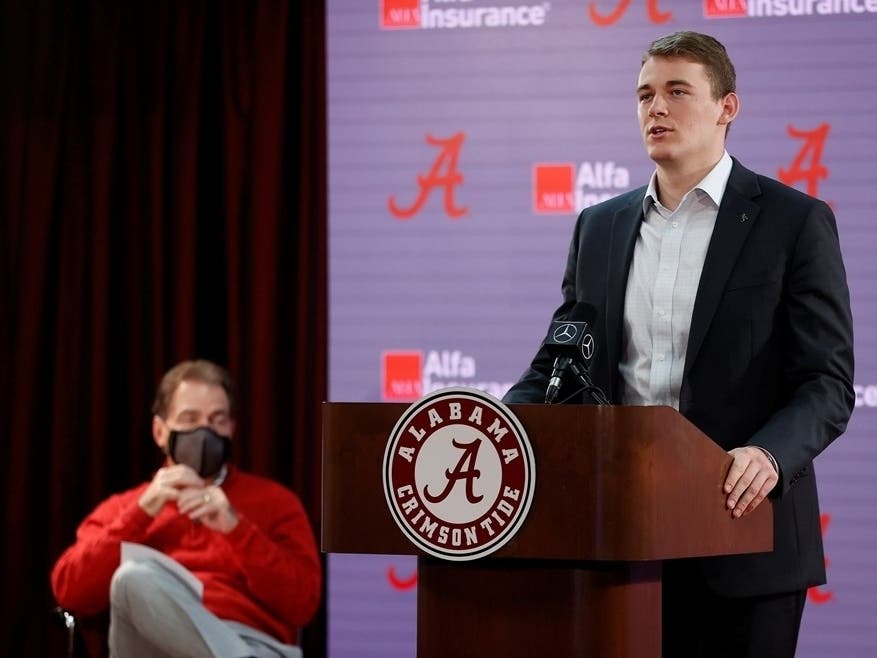 Alabama quarterback Mac Jones announces on Thursday that he will forego his senior season and enter the NFL Draft