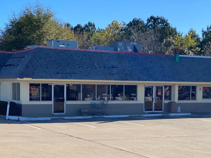 Domino's Pizza will soon open at the former Hardee's location on Highway 43