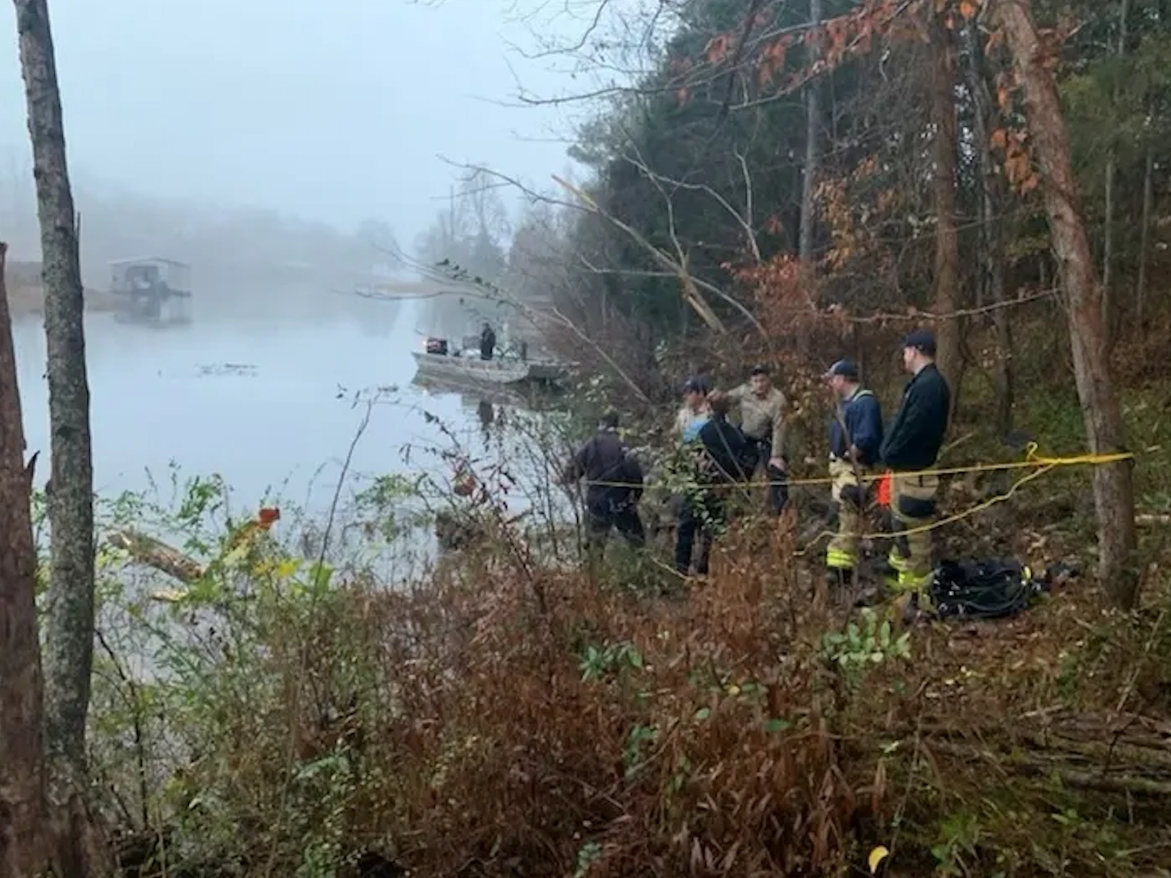 The Tuscaloosa Fire Rescue Dive Team was on the scene of the crash early Friday morning. 
