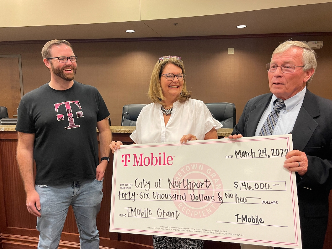 From left: T-Mobile Rural Market Manager ​Chris Ryan, Councilwoman Jamie Dykes and Mayor Bobby Herndon. 