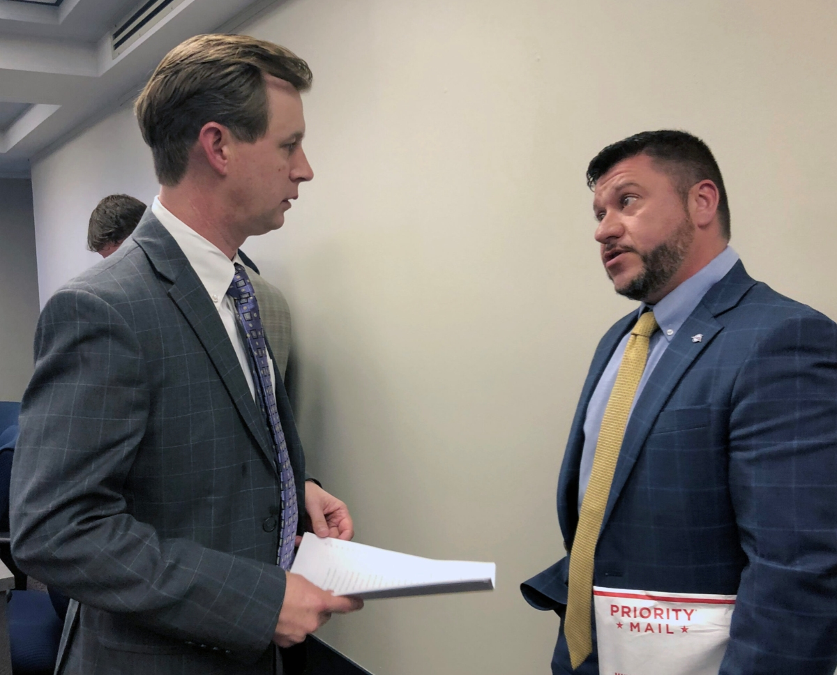 State Rep. Kyle South, R-Fayette, and Jalapeños Mexican Grill Jheovanny Gomez discuss policy during the 2022 Alabama Legislative Session. 