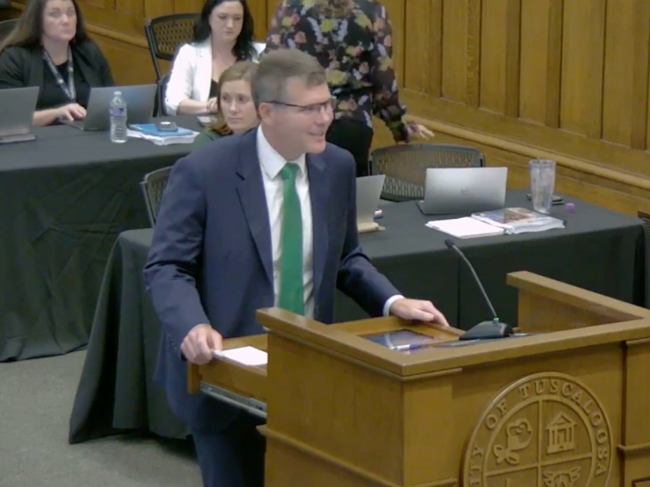 Tuscaloosa Mayor Walt Maddox presents his fiscal year 2023 budget to members of the City Council on Thursday. 