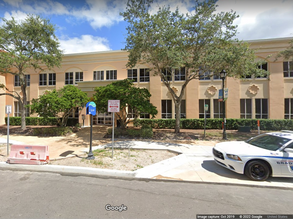 City Councilor Bill Sanders’ access to Bradenton City Hall restricted because of a “pattern of concerning and unhinged behavior,” city administrator said.