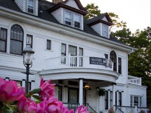 Mathis House Bed & Breakfast and Victorian Tea Room