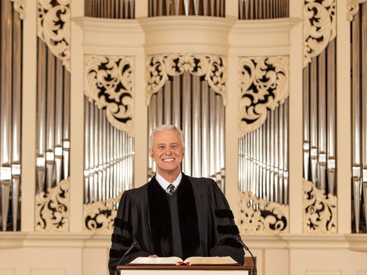 M. Craig Barnes, who served as president since January 2013, announced his retirement. 