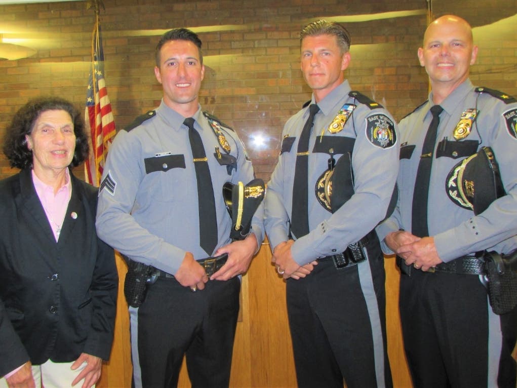 Mayor Janice S. Mironov with Sgt. Joseph Carabelli, Lt. Thomas Meyer and Police Chief James Geary 