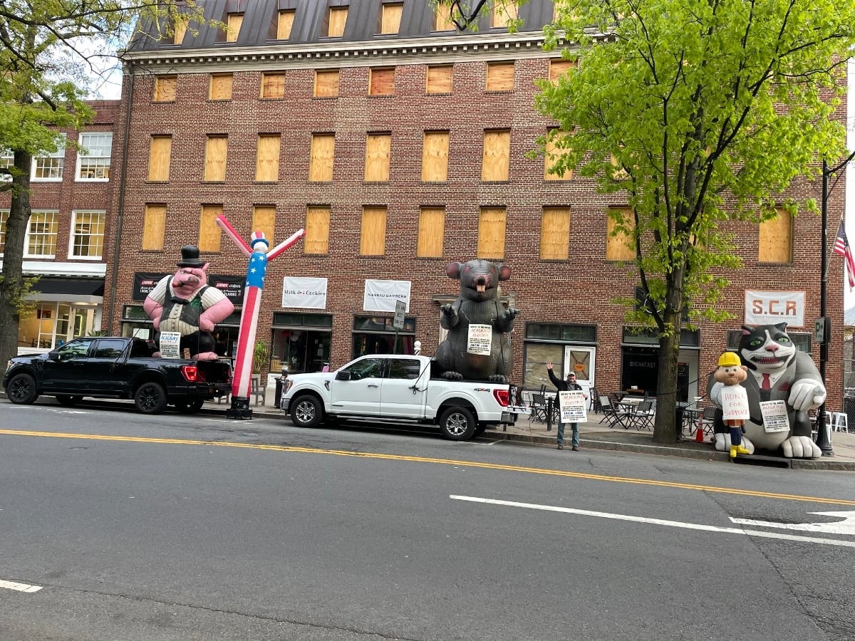 Workers from the Princeton area are picketing outside the Graduate Hotel construction site. 