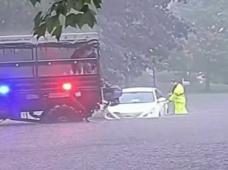 Police rescuing stranded motorists