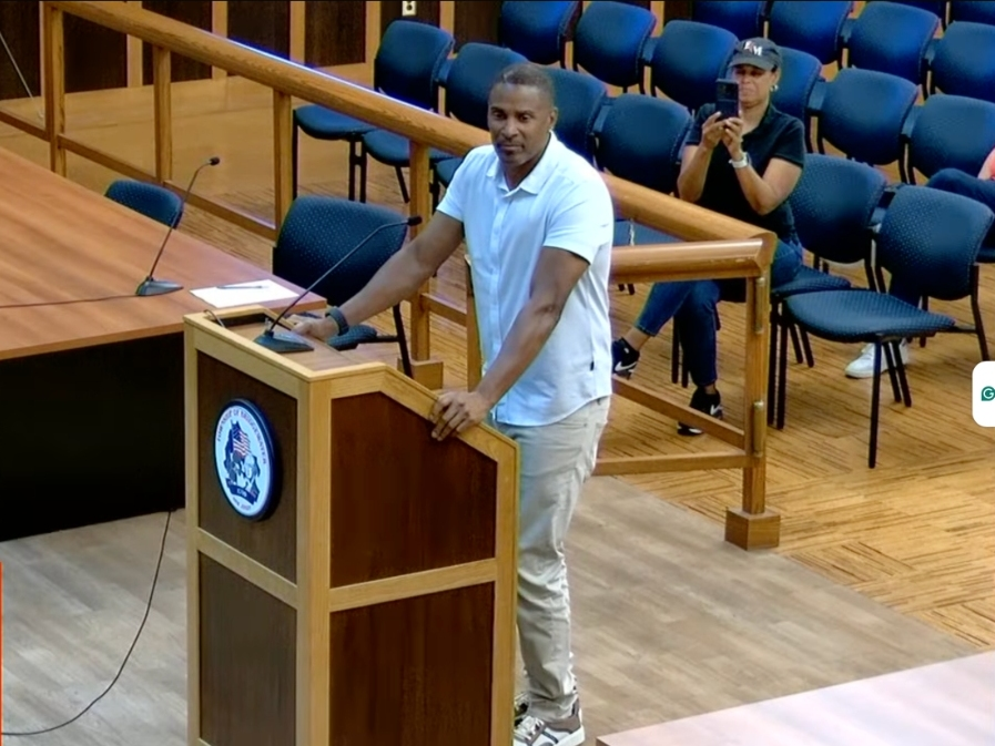 Eric Murdock at the council meeting