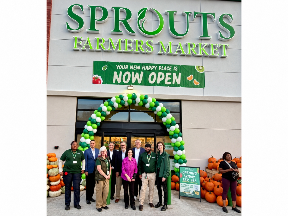 Mayor Janice S. Mironov and Council Members welcome Sprouts Farmers Market local
store management to the East Windsor Village shopping center on Princeton
Hightstown Road