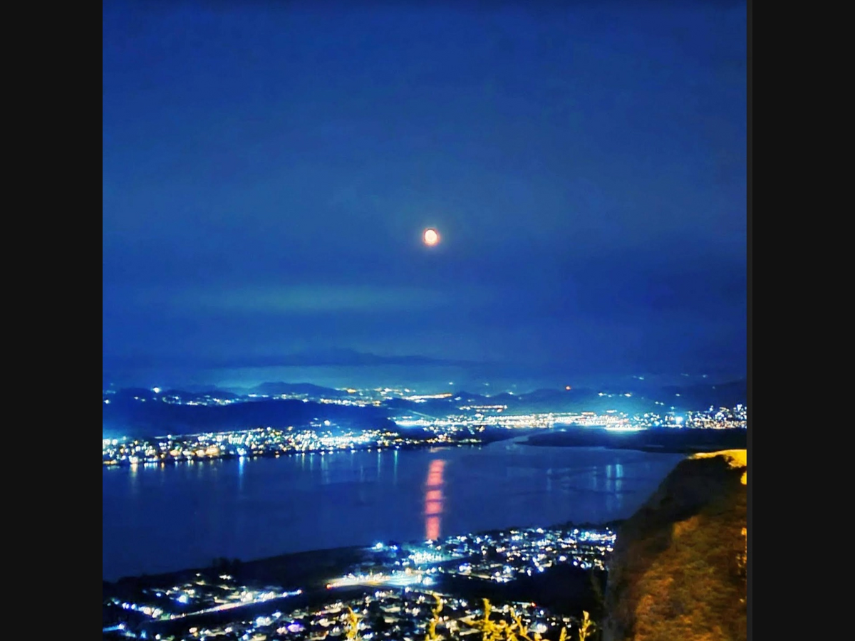 Patch reader Kellie Colleen Morris​ captured this beautiful reflection of the moon off Lake Elsinore's shining waters. 
