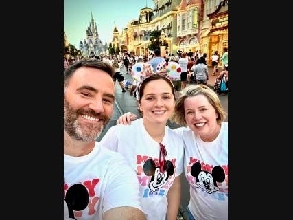 https://patch.com/img/cdn20/users/24464537/20241028/122621/styles/patch_image/public/dennis-looney-haley-sengaly-janette-looney-disneyworld___28121100708.jpg