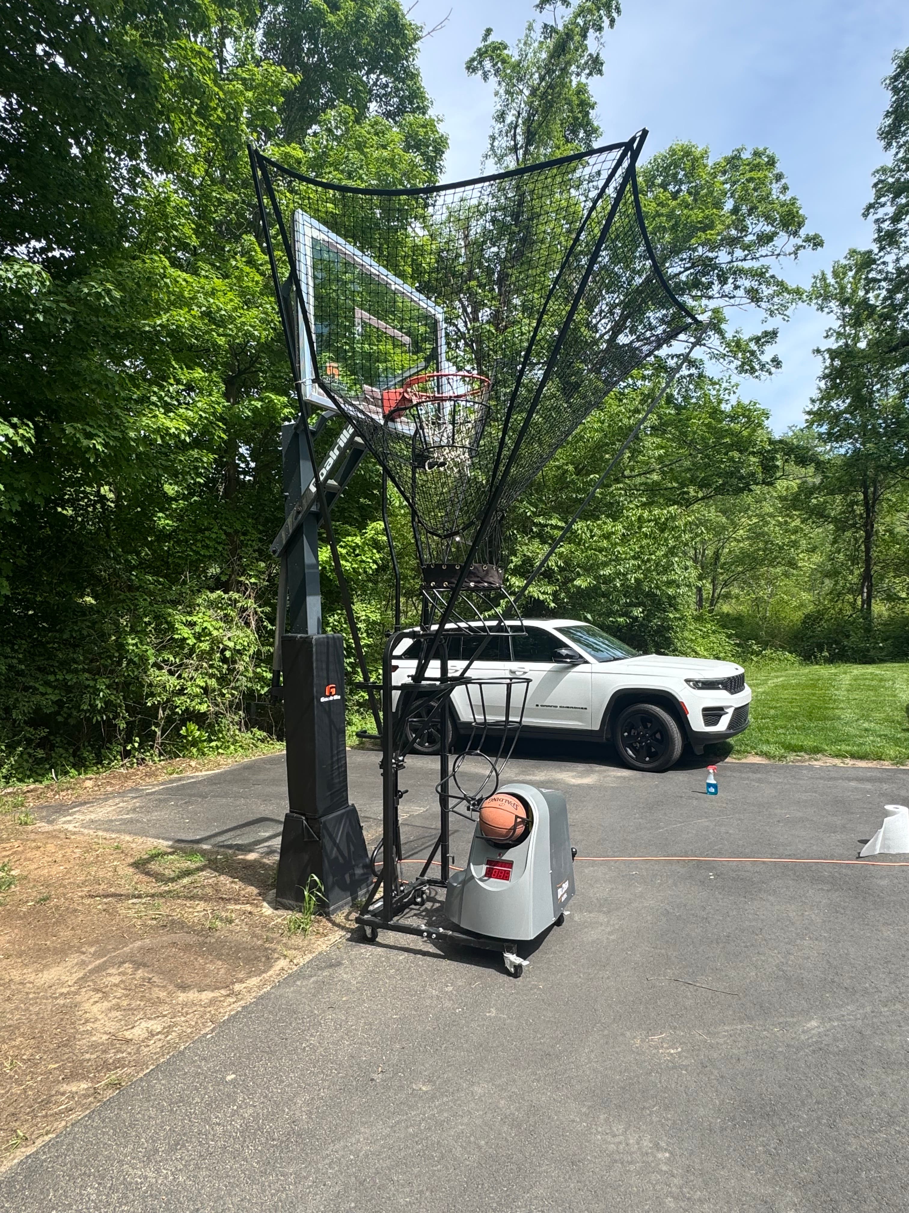 Dr. Dish Basketball shooting machine