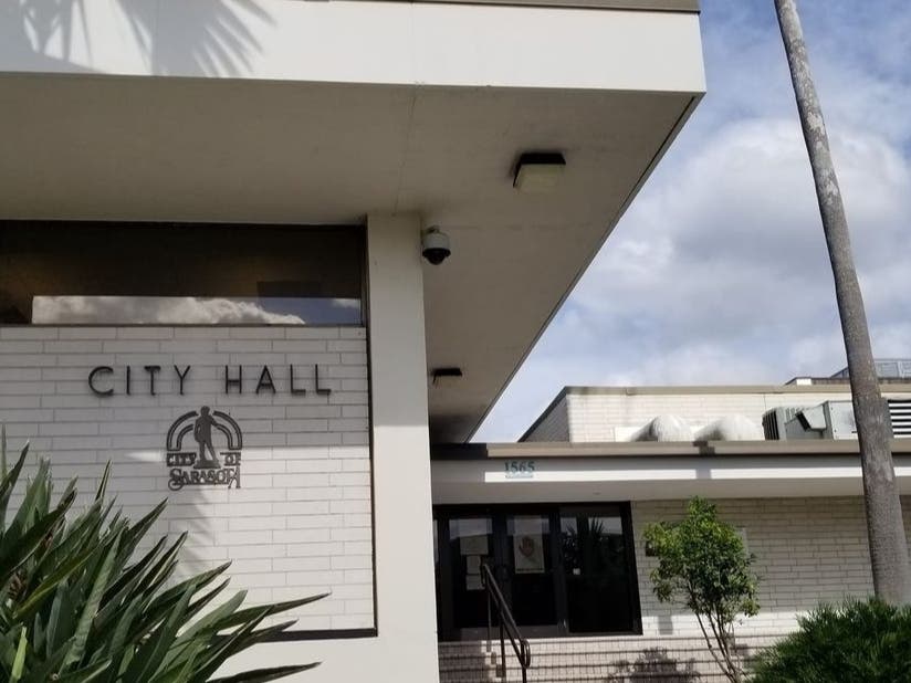 Sarasota City Manager Tom Barwin will retire Dec. 31.