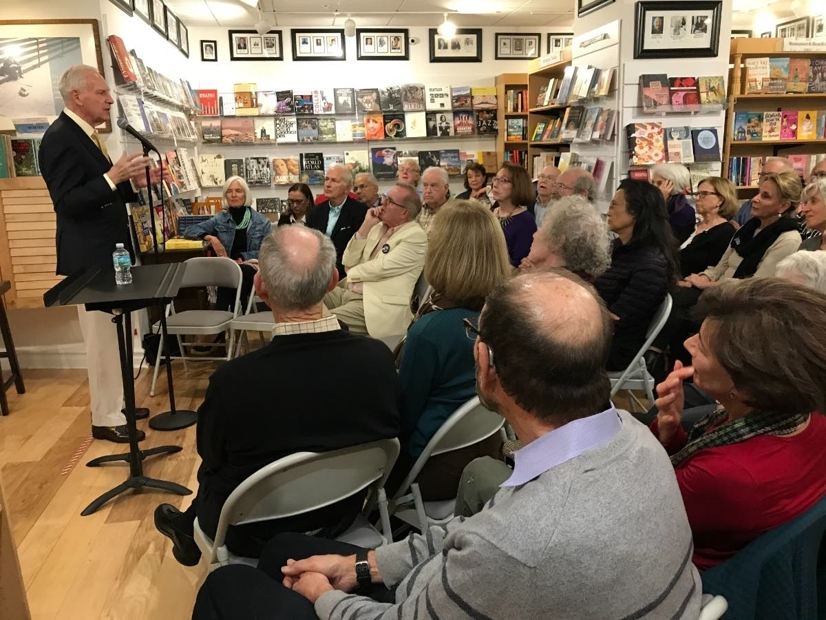 Advertising executive Peter Georgescu speaks about his memoir at Bookstore1Sarasota in early 2020.