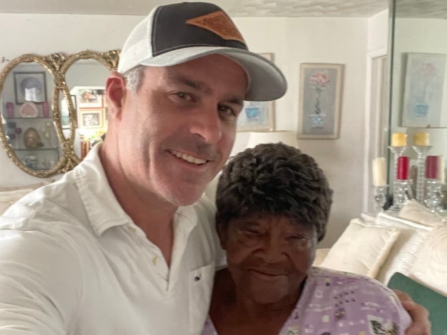 A friendship blossomed 20 years ago when a South Florida woman, now 80, accidentally dialed a Rhode Island man then in his 20s. They finally met in person.
