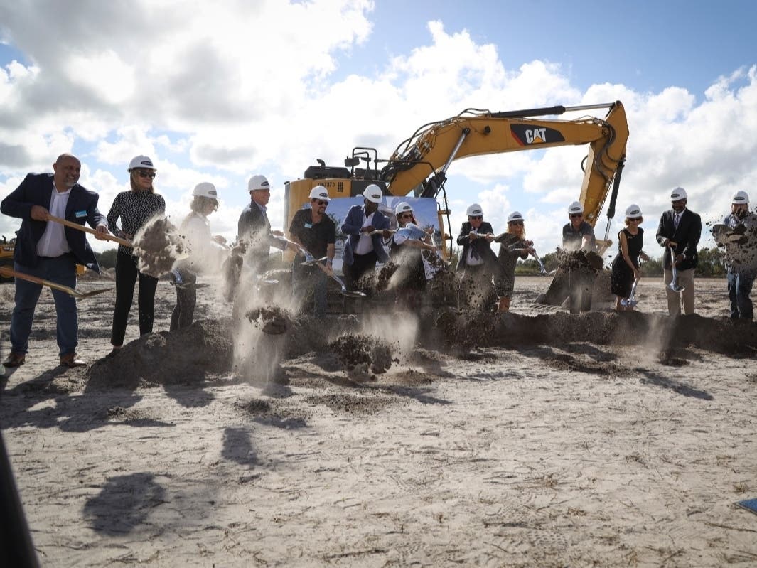 A new $20 million building overlooking Premier Park in Lakewood Ranch will house both the new East County Branch Library and a community center. Manatee County broke ground on the project Wednesday.