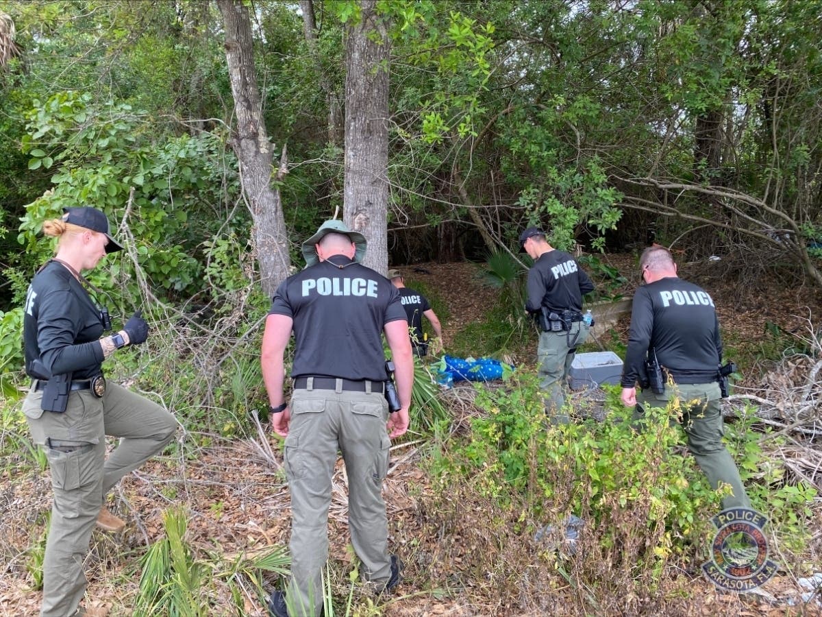 As Sarasota police continue their homicide investigation after two women were found dead on N. Tamiami Trail, they’re asking the public for information.
