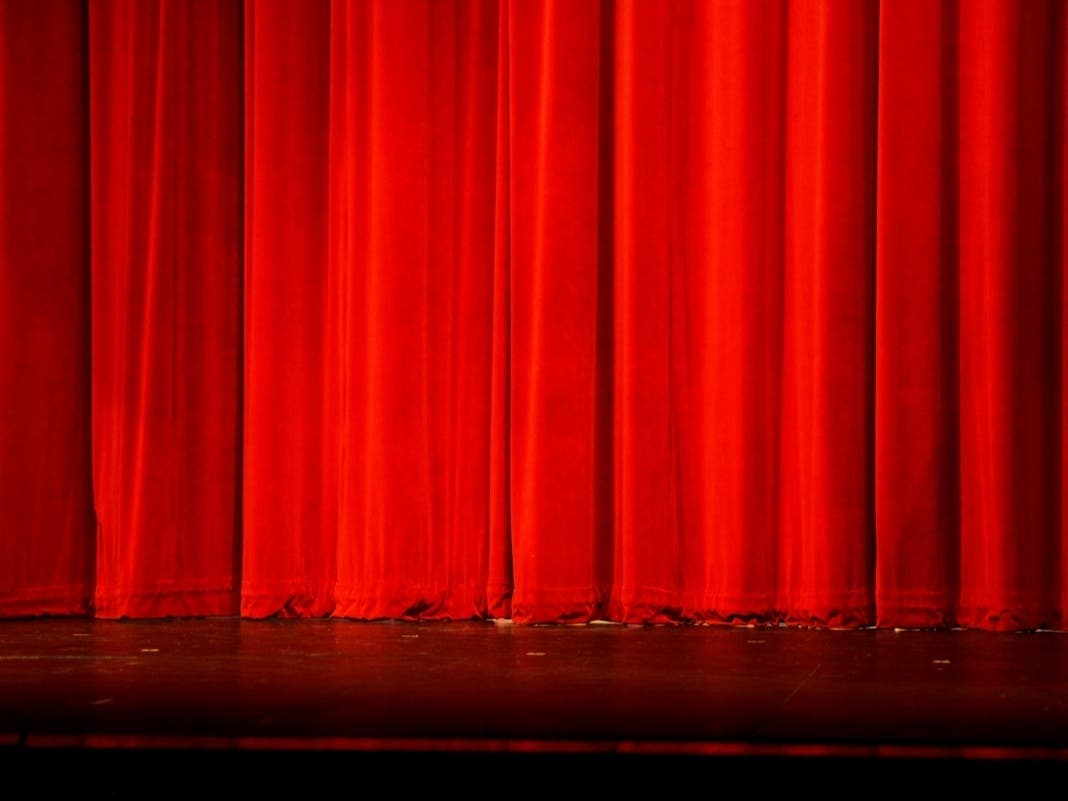 The Players Centre for the Performing Arts is now discussing plans to use the Municipal Auditorium with the city of Sarasota.