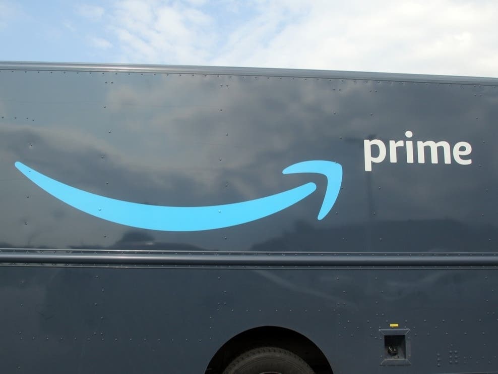 A St. Petersburg man faces charges after trying to carjack an Amazon driver Thursday afternoon, police said.