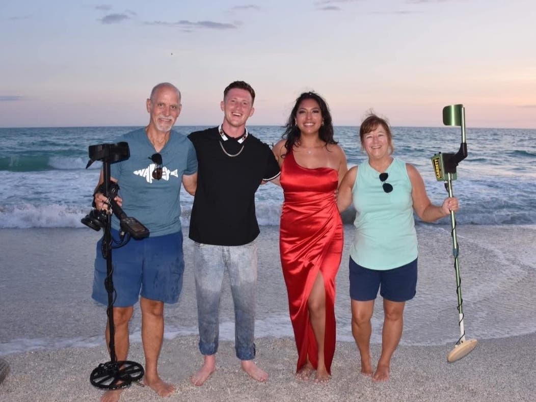 Holmes Beach locals with a metal detector helped a newly engaged couple from Ohio find their ring missing in the water two years ago. Now, he and his wife have reconnected with the couple and plan to attend their wedding in the Dominican Republic.