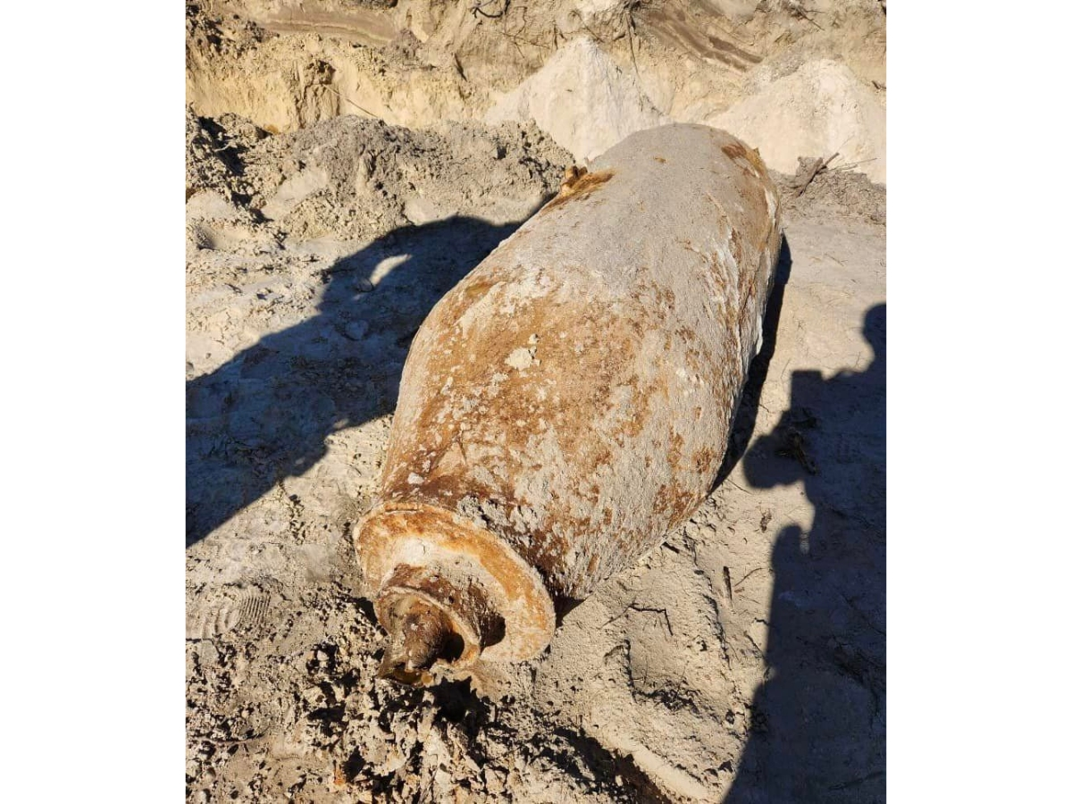 A World War II-era 1,000-pound bomb was unearthed on the future site of a college campus in Brooksville, the Hernando County Sheriff's Office said.