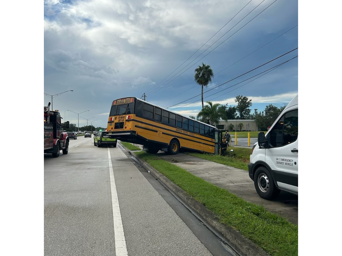 School Bus Crash Under Investigation: Sarasota County Sheriff's Office ...