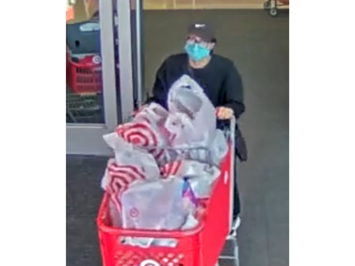 An employee at a hospital in Brandon racked up more than $500 in charges on a patient’s stolen credit cards, the Hillsborough County Sheriff's Office said. 