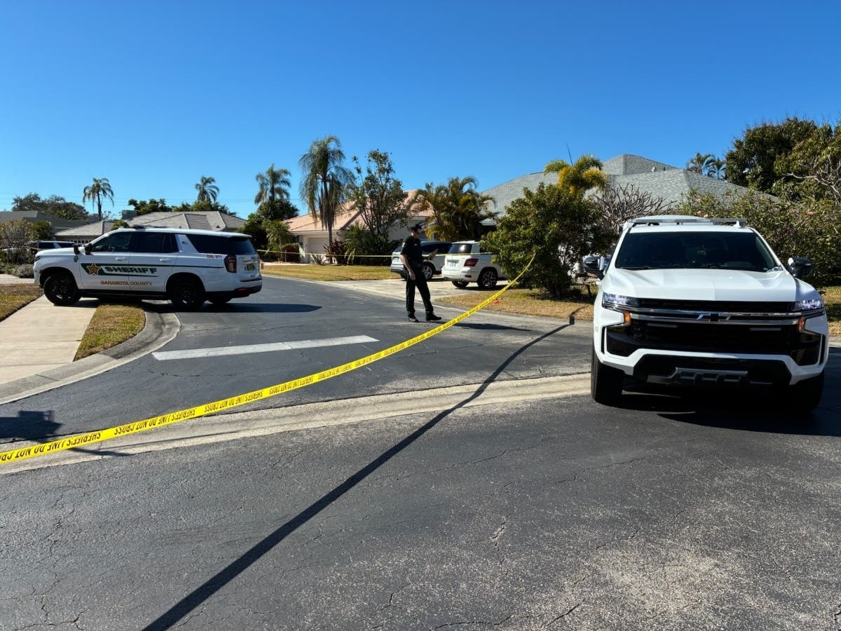 A fatal shooting that left four dead, including the suspect, at a Sarasota home is linked to a recent double homicide in Fort Lauderdale, the Sarasota County Sheriff’s Office said.