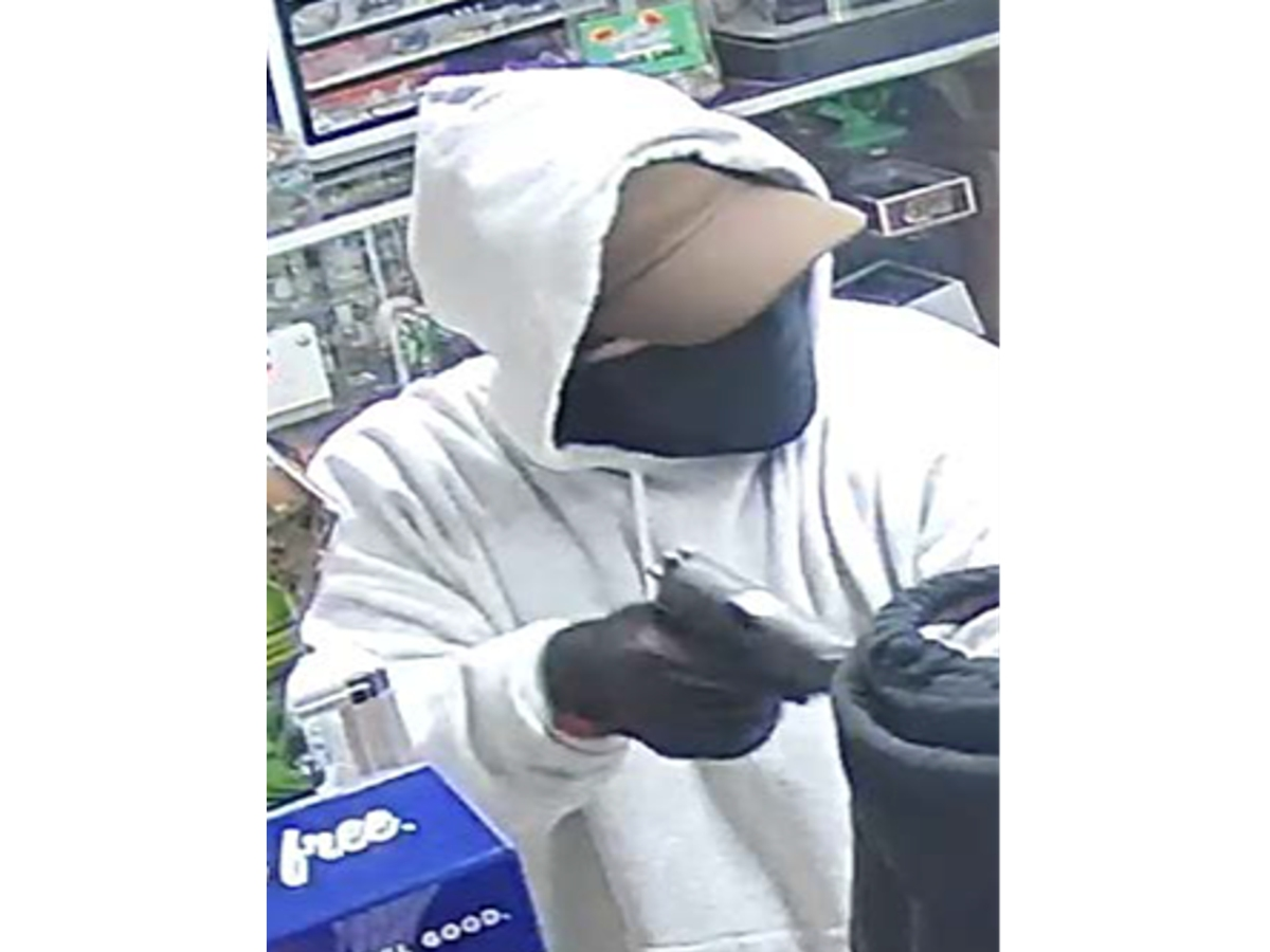 A Lakeland couple pleaded guilty to armed robberies in Tampa, including a smoke shop, a gas station, a food mart and a food truck, the U.S. Department of Justice said.