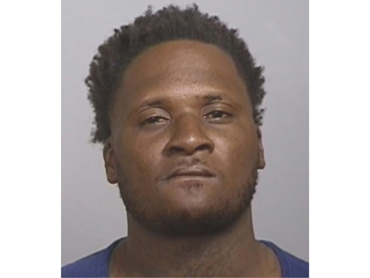 The reward money offered for information leading to the arrest of the suspect in a fatal Bradenton shooting has increased to $19,500, the Manatee County Sheriff's Office said. 