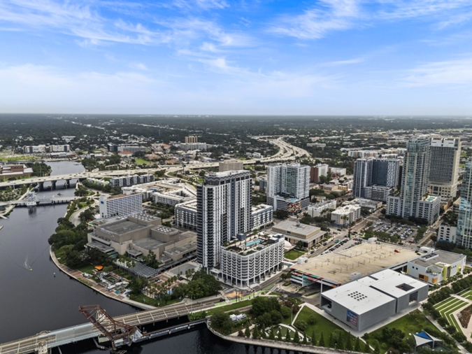 A coastal Mexican steakhouse has signed a lease at the Riverwalk-facing AER Tampa residential property.
