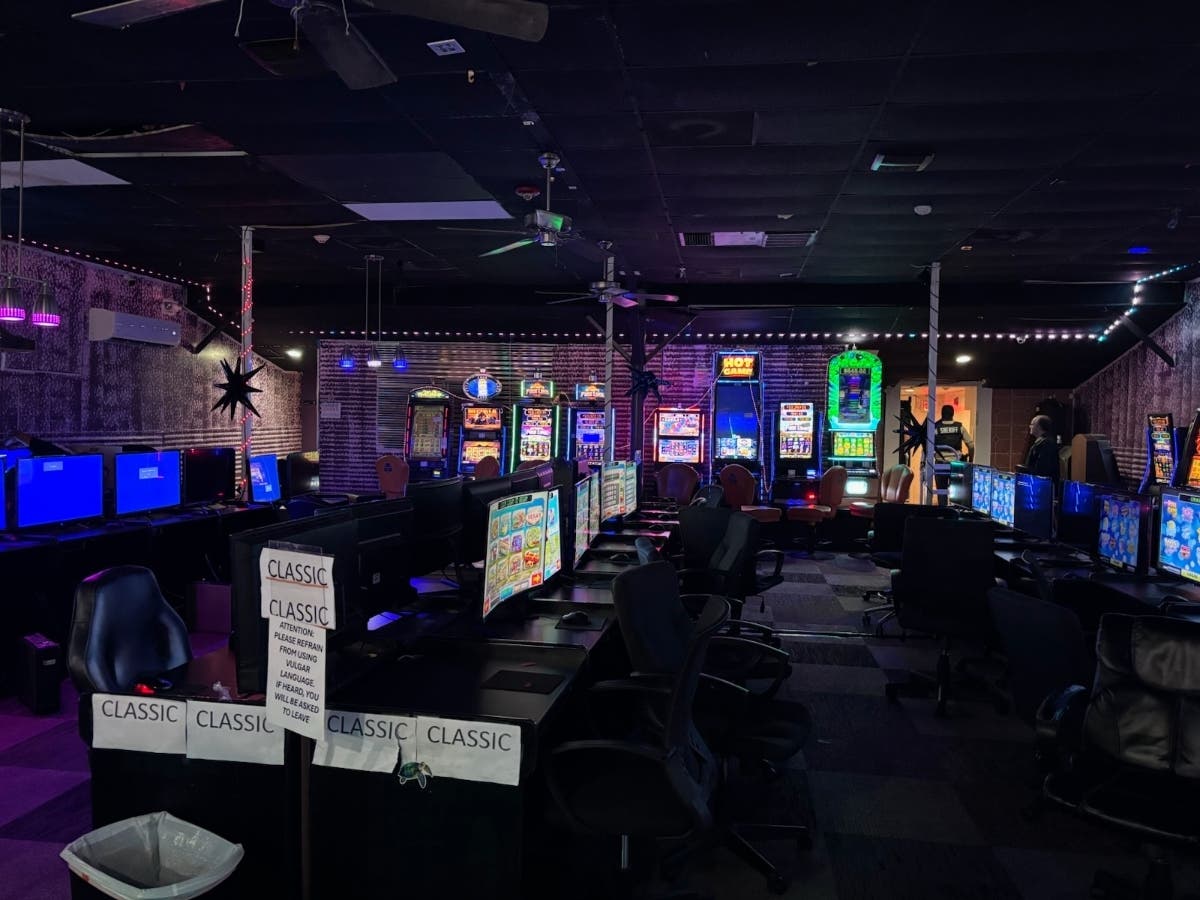 A Bradenton storefront on 26th Street West was shut down for operating as an illegal gambling business, the Manatee County Sheriff's Office said.