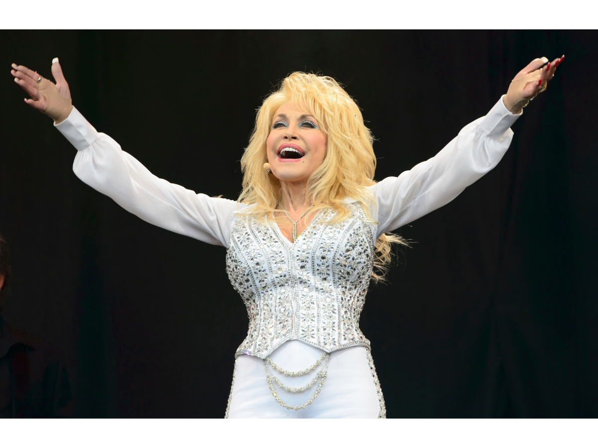 FL Musicians, Venues, Activists Pay Tribute To Dolly Parton