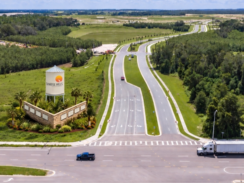 Metro Development Group broke ground on an 1,100-acre master-planned community with nearly 4,000 homes in Brooksville.