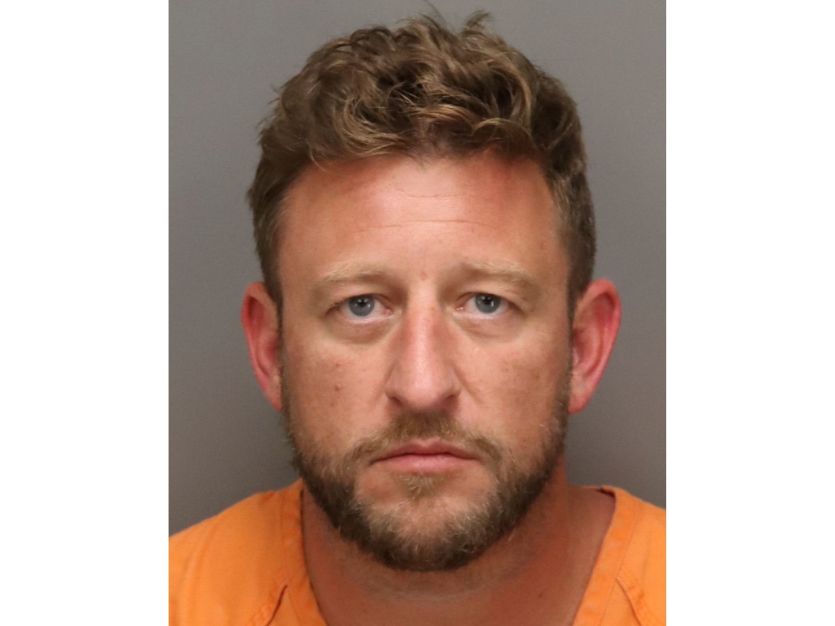 The victim in a domestic-related shooting at a Safety Harbor bar died two days after the incident, and the suspect was charged with murder, the Pinellas County Sheriff's Office said.