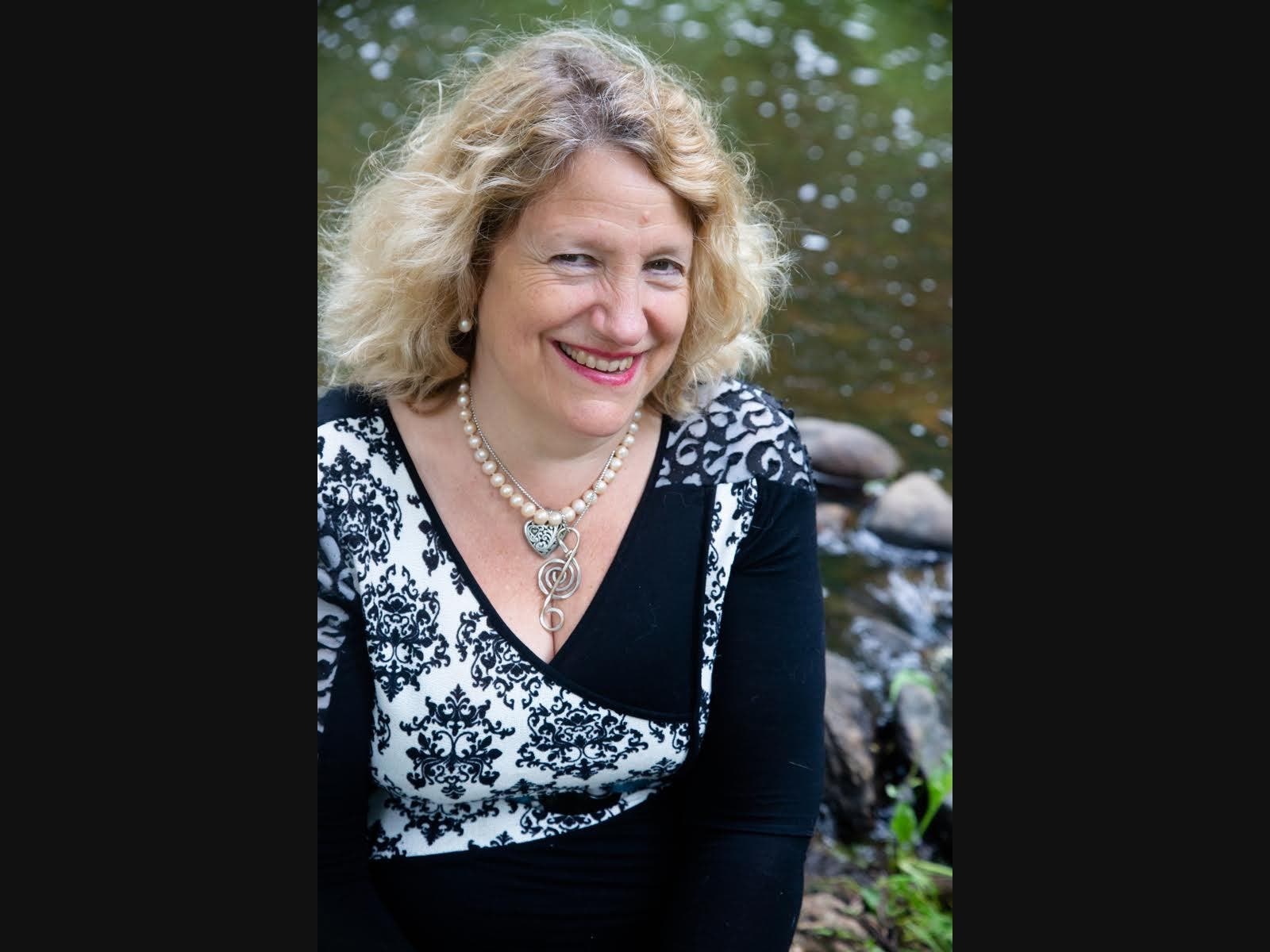 Waltham-based singer-songwriter Linda Marks has released her new song “Nightmare In The Capitol” in honor of the first anniversary of the Jan. 6 Capitol Riots.