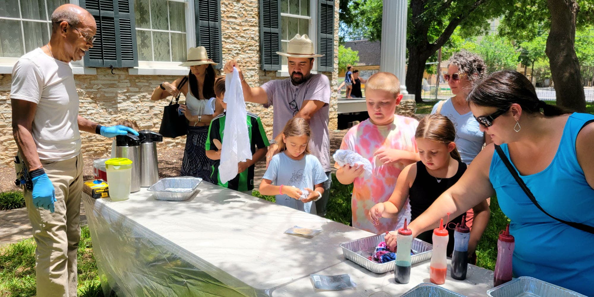 Sunday Funday: Red, White, and Blue Tie Dyeing