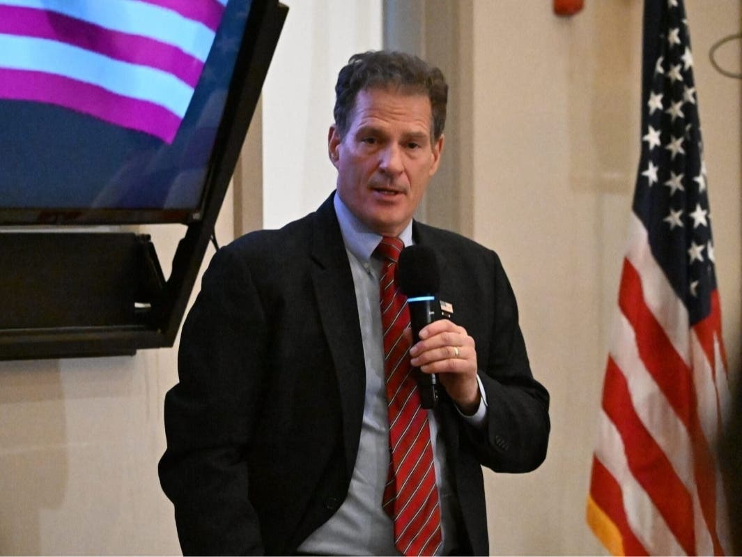 Scott Brown speaks to a crowd of supporters in Bedford, N.H. on March 26, 2026.