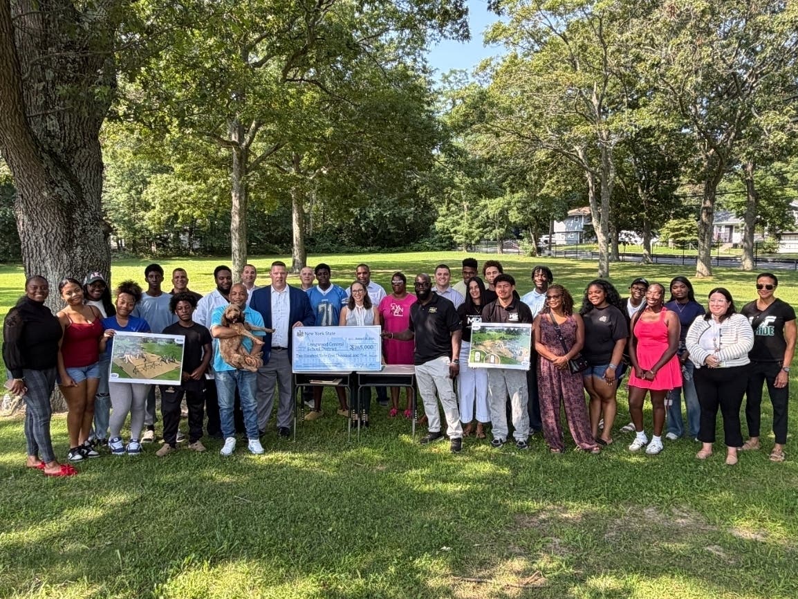 https://patch.com/img/cdn20/users/24679441/20260811/055204/styles/patch_image/public/81026-speaker-tour-coram-elementary-school-1___11175141322.jpg