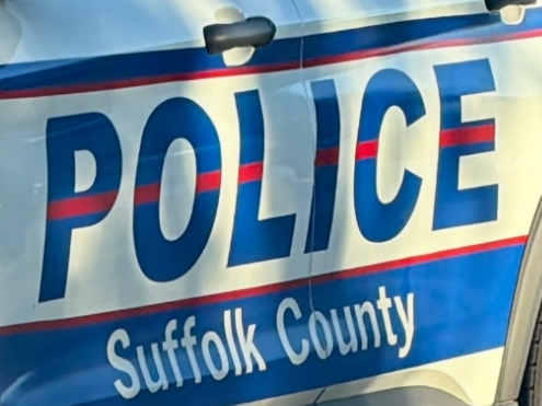 Search On For Driver That Fled Scene Of Crash In Mastic: Police