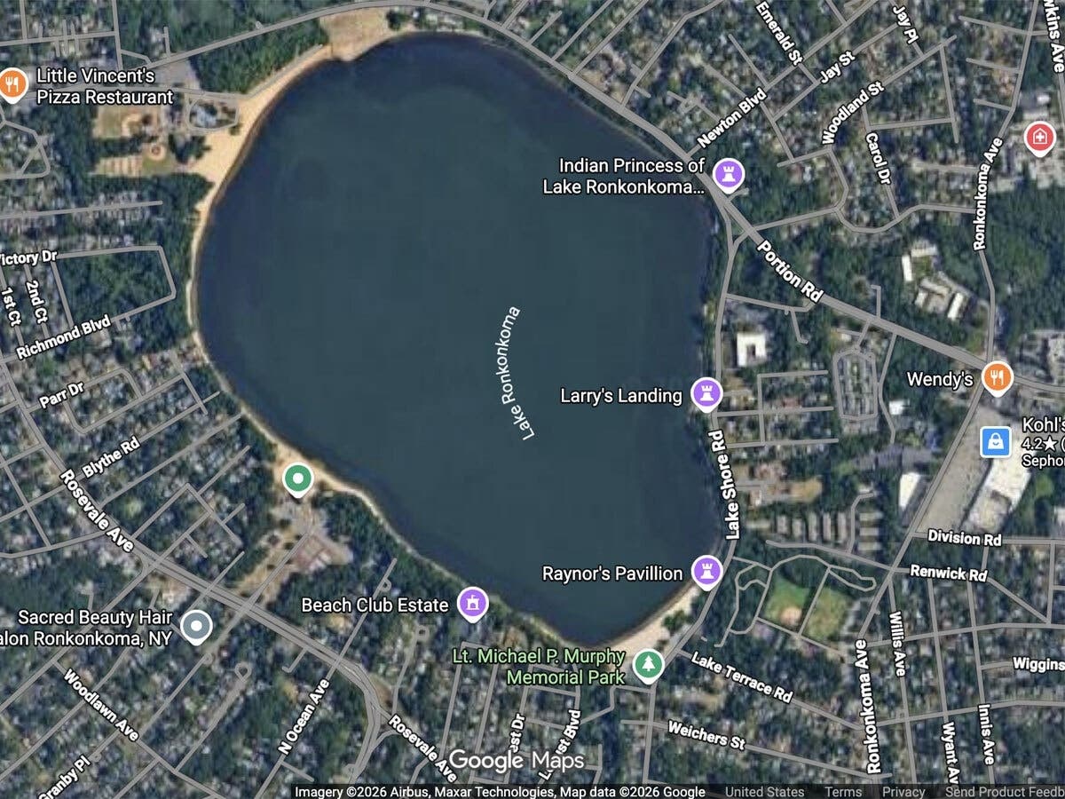 Analysis of surface water
samples have confirmed the presence of new cyanobacteria
blooms, more commonly known as blue–green algae, in Lake Ronkonkoma, the Suffolk County Department of Health Services said Tuesday.